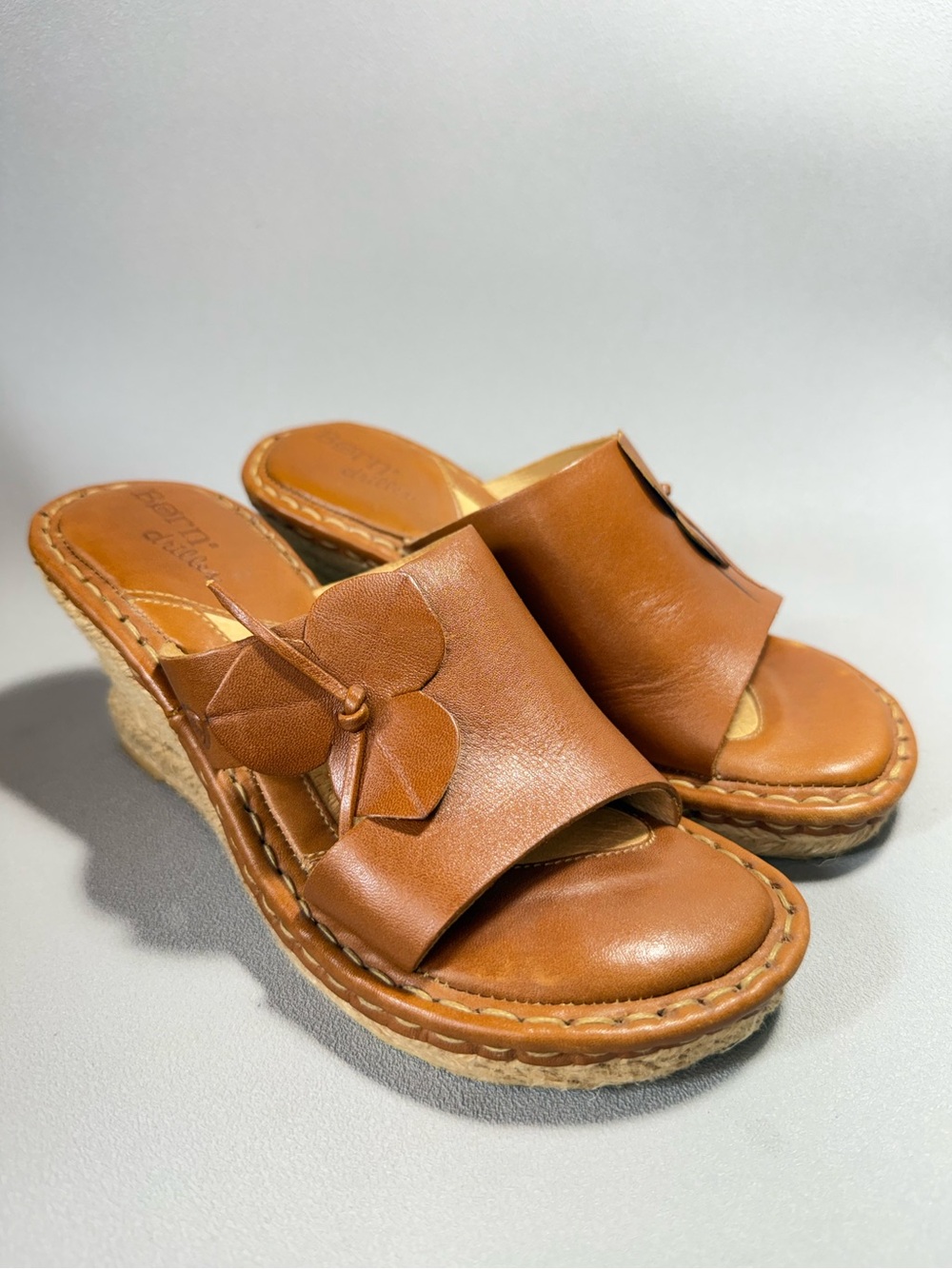 BORN Bonita Tan Leather Jute Wrapped Wedge Slide Sandals